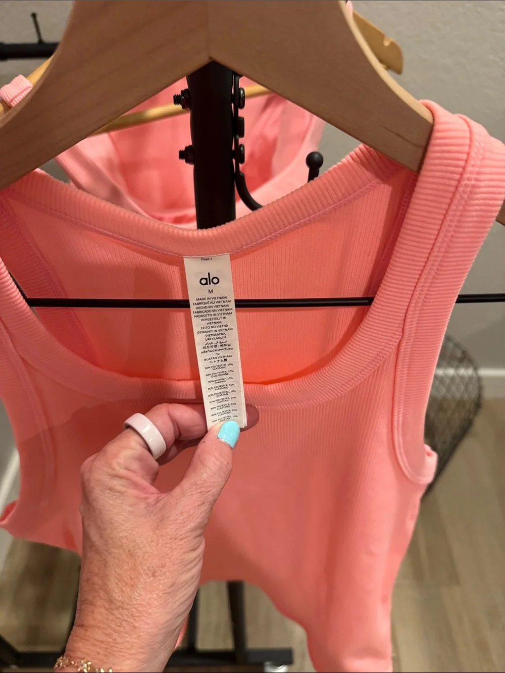 ALO Yoga Goddess Ribbed Go To tank-Neon Bubblegum Medium